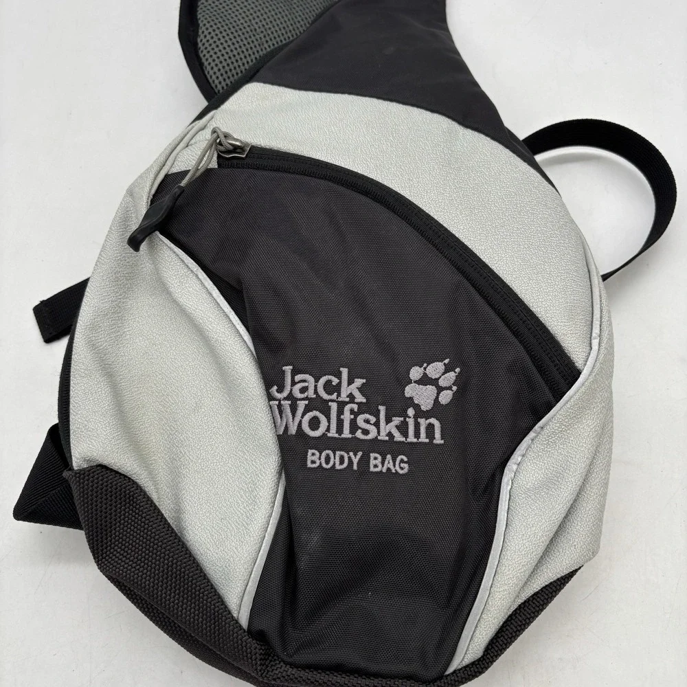 Vintage Jack Wolfskin Messenger Mini Bag Black Y2K Men Cross Body Bag Black